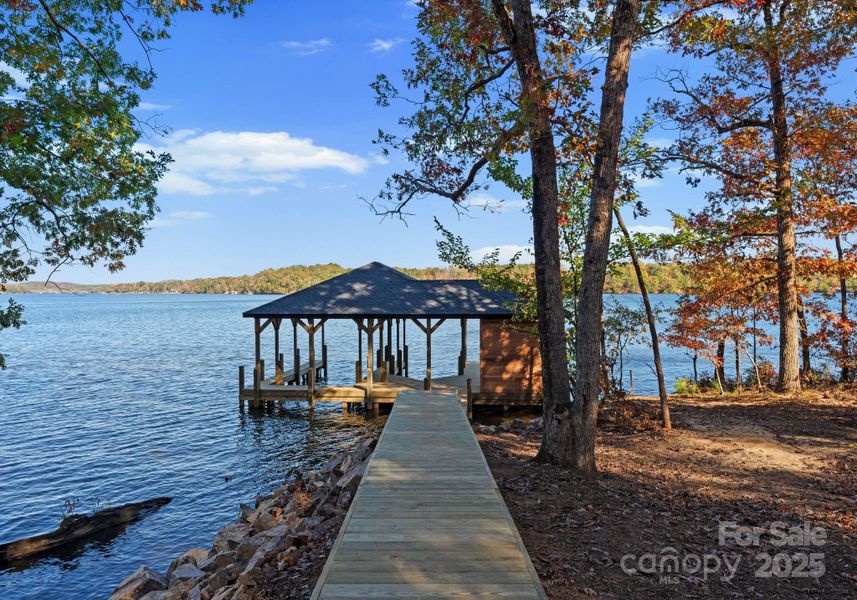 Community amenities in , Norwood (Image 30).