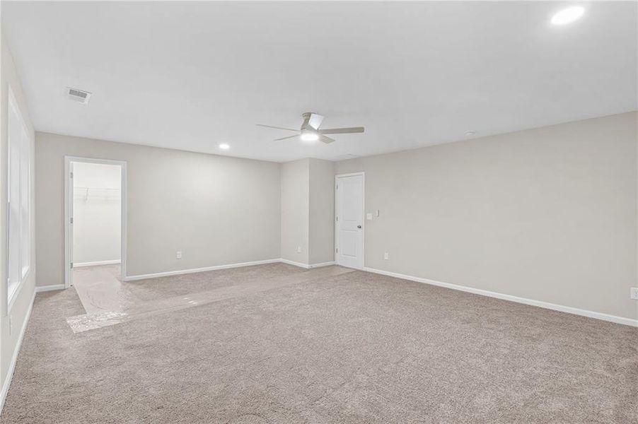 Spacious, unfurnished interior of a new home in , Stockbridge (Image 44).