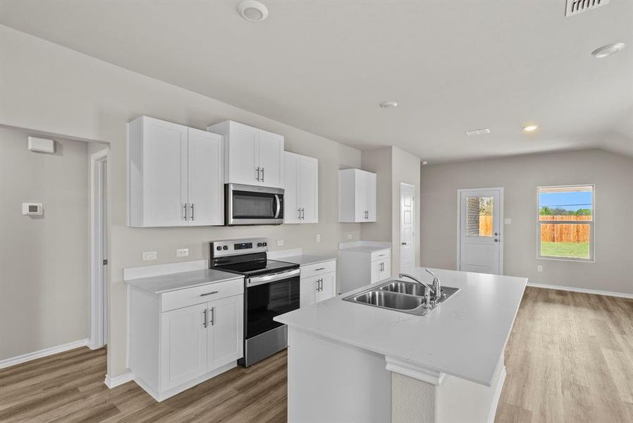 Furnished interior view inside a new home in Meadowbrook Estates, Cleburne (Image 9).