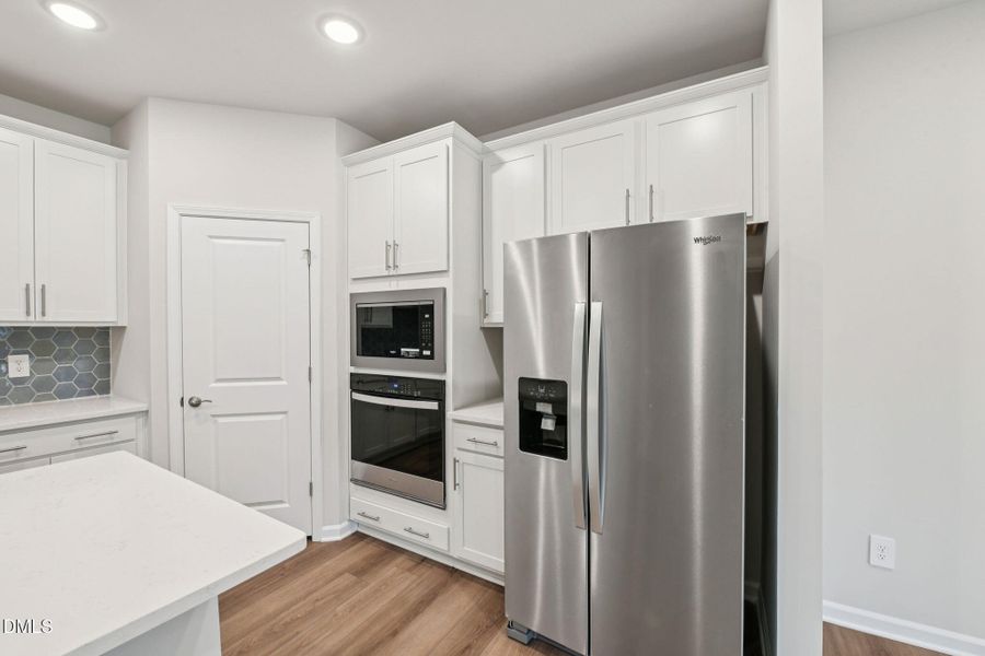 14-web-or-mls-Raleigh - Oak Manor - 121