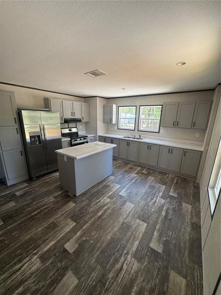 Spacious, unfurnished interior of a new home in , Trenton (Image 8).