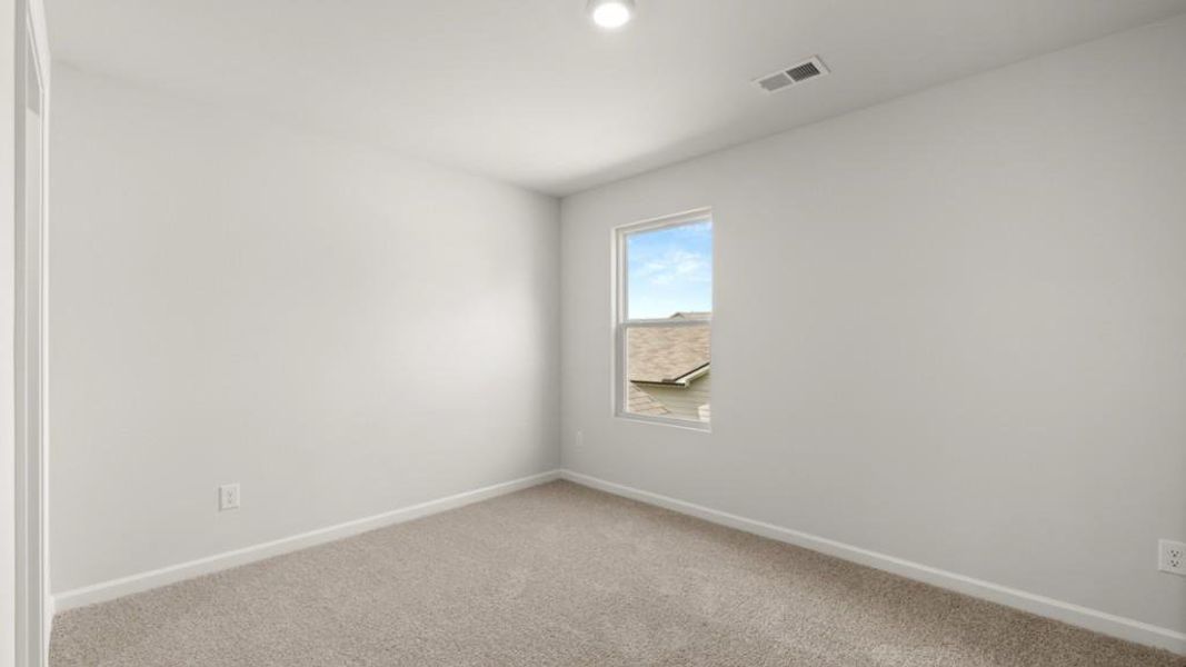 Spacious, unfurnished interior of a new home in Fairway 17 at Mirror Lake, Villa Rica (Image 29).