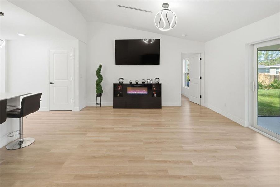 Spacious, unfurnished interior of a new home in , Port Charlotte (Image 22).