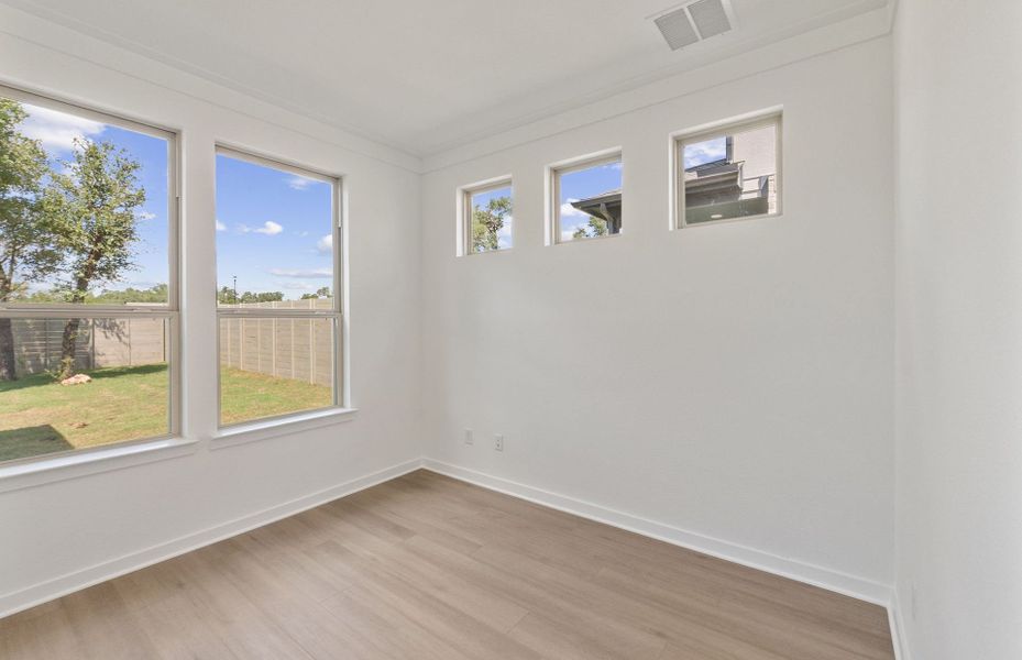 Spacious, unfurnished interior of a new home in Wolf Ranch, Georgetown (Image 34).