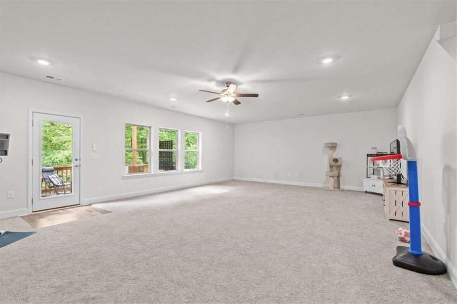 Spacious, unfurnished interior of a new home in Saddle Ridge, Bremen (Image 25).