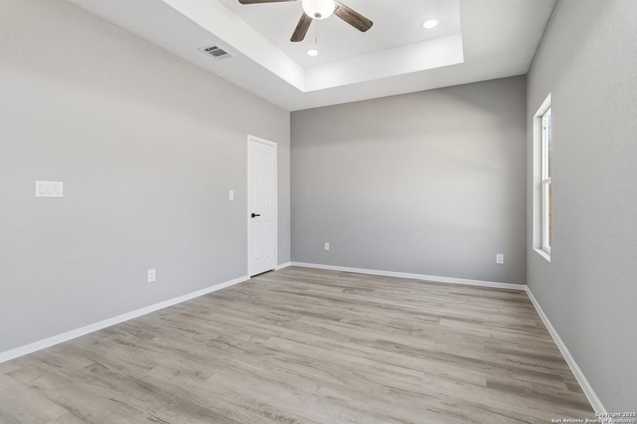 Spacious, unfurnished interior of a new home in , San Antonio (Image 21).
