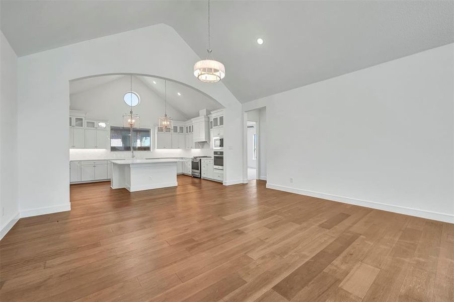 Spacious, unfurnished interior of a new home in Wellington, Haslet (Image 20).