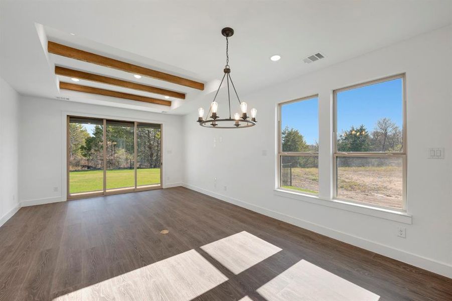 Spacious, unfurnished interior of a new home in Heath Golf & Yacht Villas, Heath (Image 21).