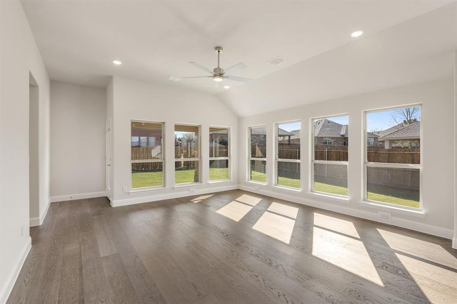 Spacious, unfurnished interior of a new home in Sable Creek, Sanger (Image 19). Spacious, unfurnished interior of a new home in Sable Creek, Sanger (Image 19).