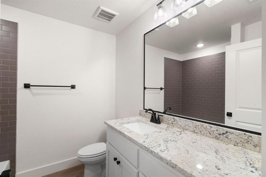 Furnished interior view inside a new home in , Lipan (Image 10).