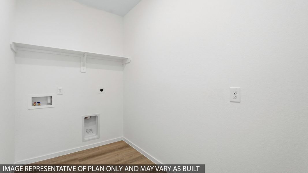 Spacious, unfurnished interior of a new home in Silverthorne, Conroe (Image 11). Spacious, unfurnished interior of a new home in Silverthorne, Conroe (Image 11).