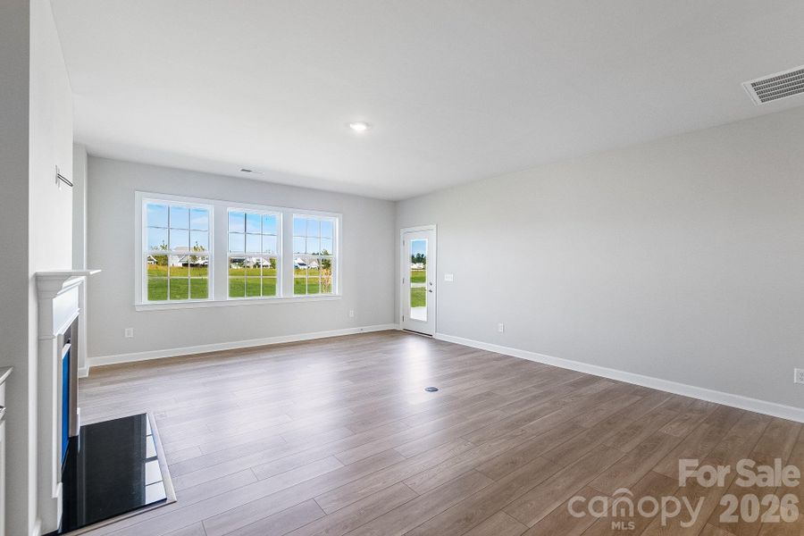 Spacious, unfurnished interior of a new home in Roselyn, Lancaster (Image 16).