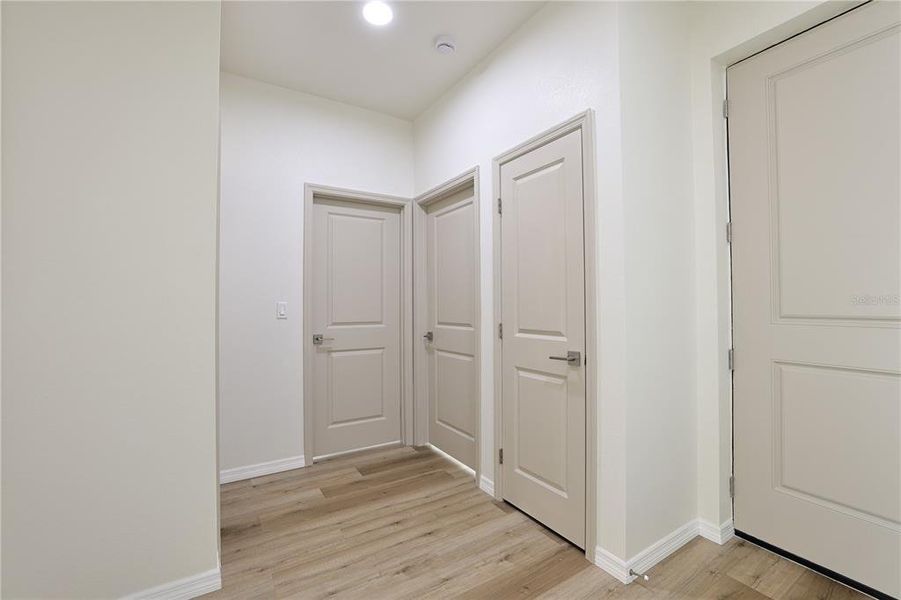 Spacious, unfurnished interior of a new home in , Sebring (Image 22).