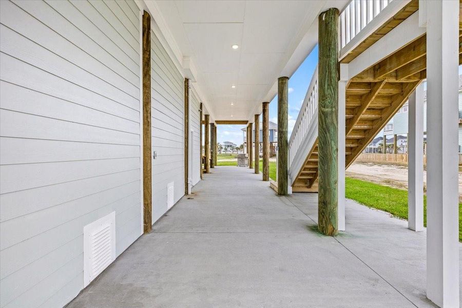 Exterior details and patio area of a home in , Galveston (Image 30).