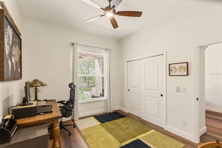 Furnished interior view inside a new home in , Plant City (Image 16).