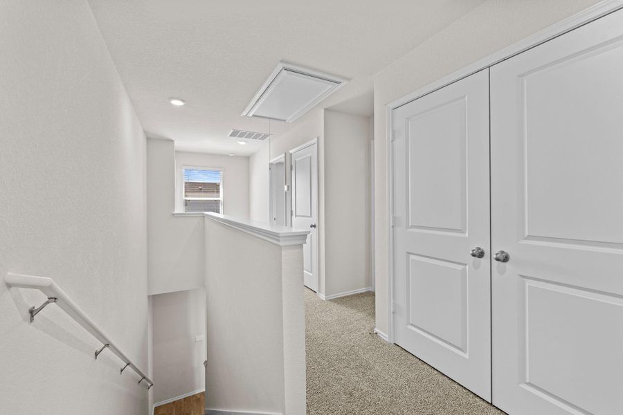 Spacious, unfurnished interior of a new home in Bollinger, Maxwell (Image 11).