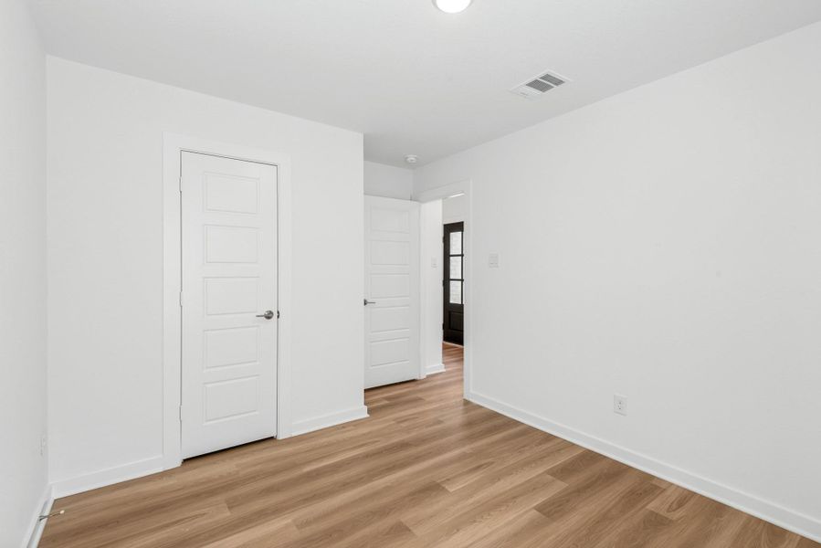 Spacious, unfurnished interior of a new home in Summerview, Fulshear (Image 19).