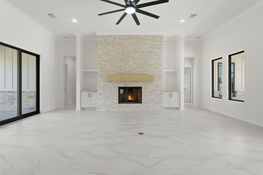 Spacious, unfurnished interior of a new home in , Willis (Image 22).
