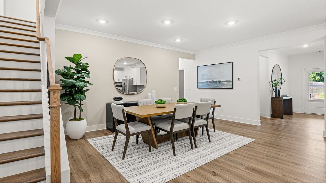 7932 Crestwood Dining 1of2 F1 091025