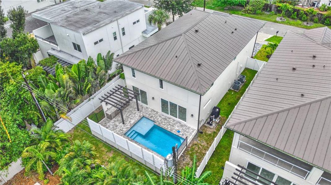 Exterior details and patio area of a home in , Sarasota (Image 28).
