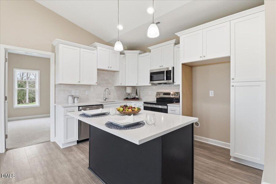 18-105 Sagewood Dr-18