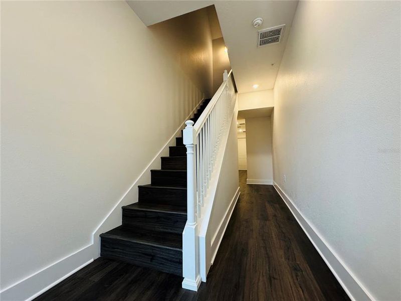 Spacious, unfurnished interior of a new home in , Oviedo (Image 15).