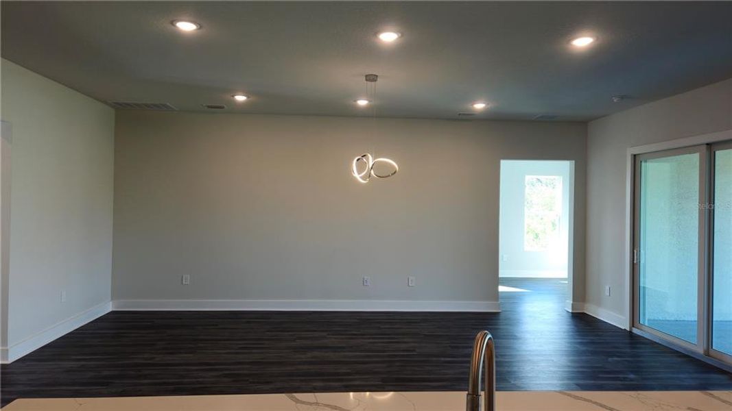 Spacious, unfurnished interior of a new home in , Port Charlotte (Image 17).