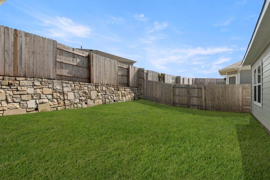 Exterior details and patio area of a home in Cloverleaf, Austin (Image 4).