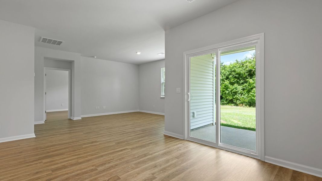 Spacious, unfurnished interior of a new home in Pineview North, Summerville (Image 6).
