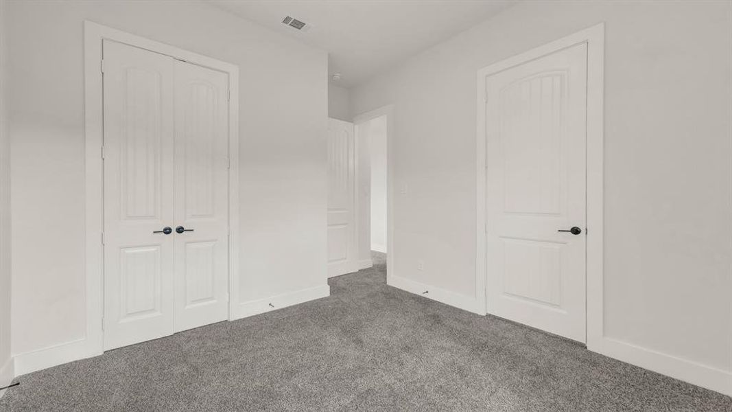 Spacious, unfurnished interior of a new home in Woodland Lakes Estates, Weatherford (Image 32).