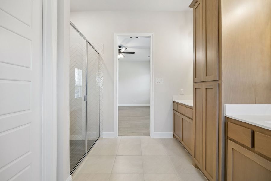 Furnished interior view inside a new home in Mayfield Farms, Arlington (Image 11).