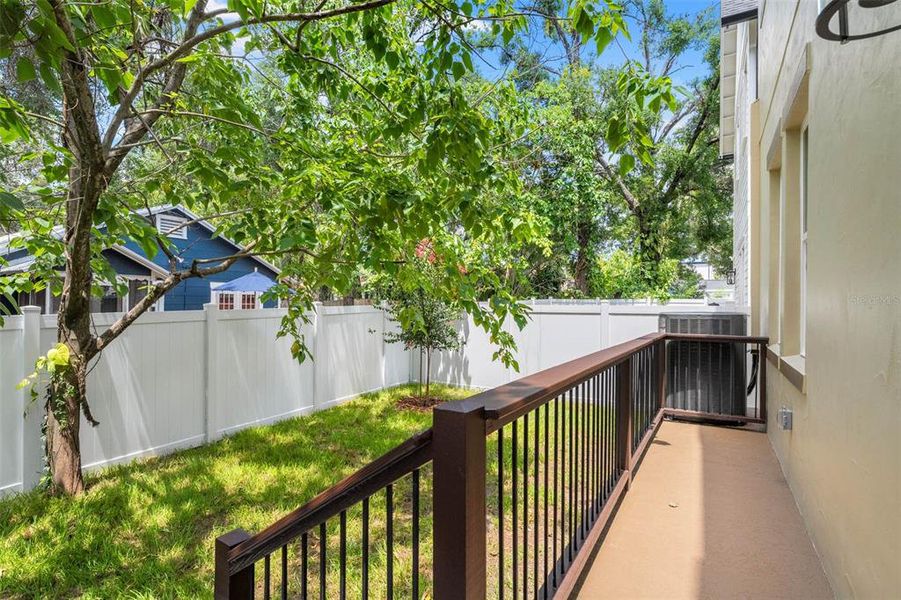 Exterior details and patio area of a home in , Tampa (Image 4).