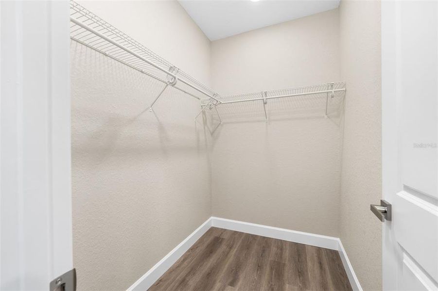 Spacious, unfurnished interior of a new home in , Gainesville (Image 21).