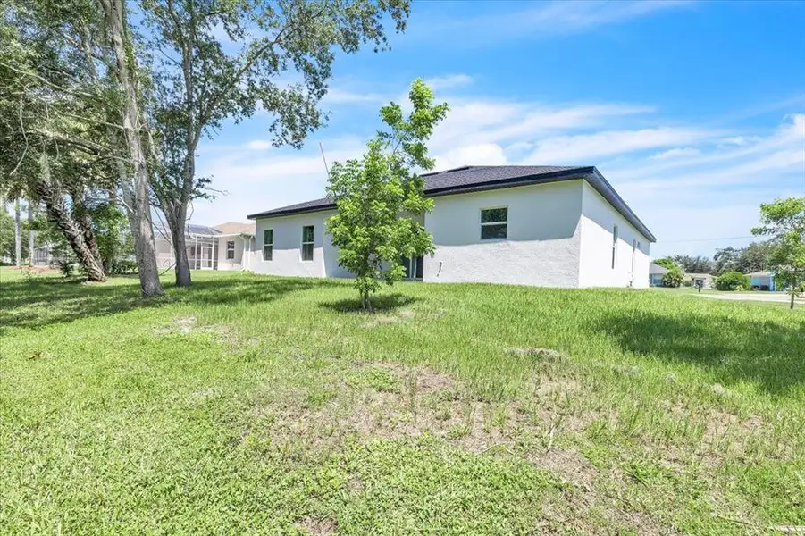 Exterior details and patio area of a home in , Punta Gorda (Image 29).