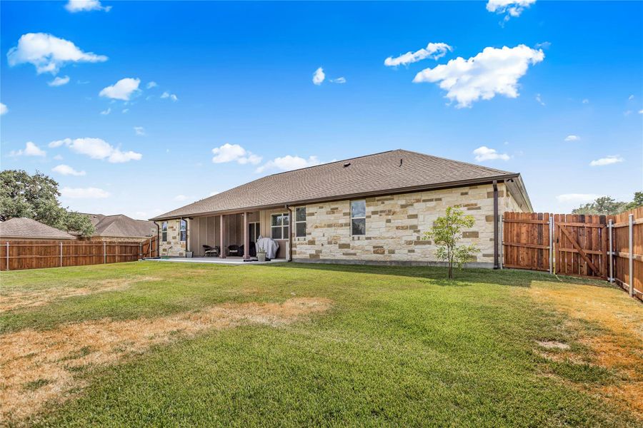 Exterior details and patio area of a home in , Cuero (Image 3).
