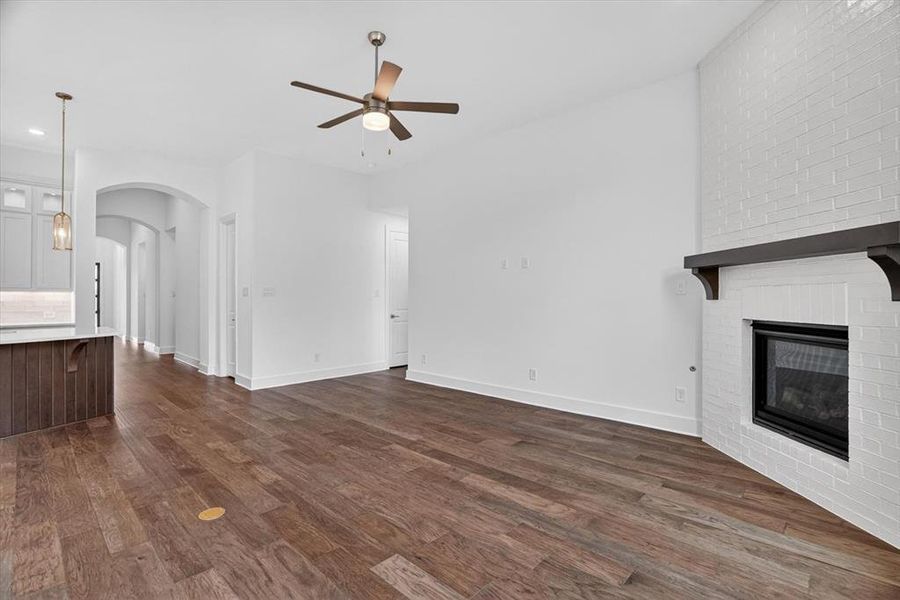 Spacious, unfurnished interior of a new home in Tavolo Park, Fort Worth (Image 15). Spacious, unfurnished interior of a new home in Tavolo Park, Fort Worth (Image 15).