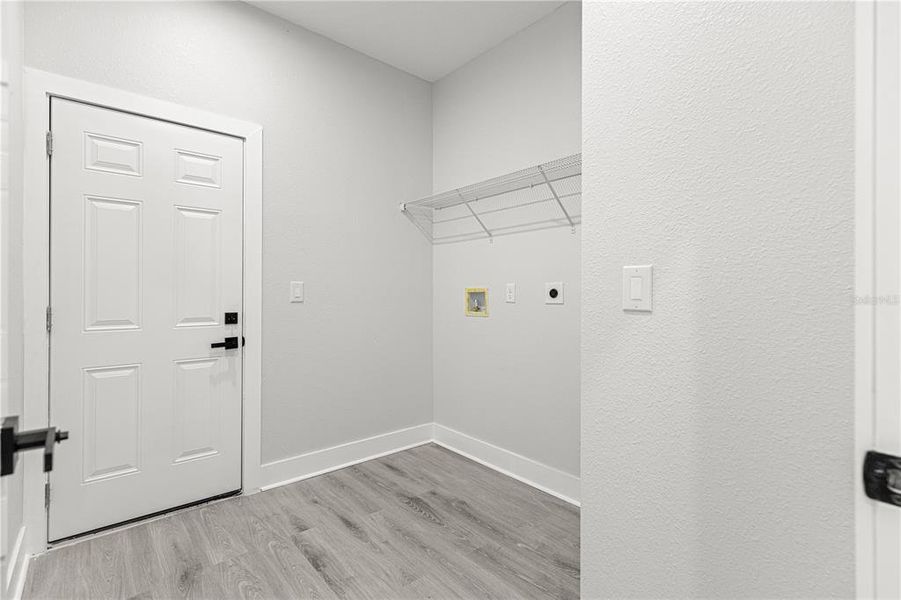 Spacious, unfurnished interior of a new home in , Dunnellon (Image 21). Spacious, unfurnished interior of a new home in , Dunnellon (Image 21).