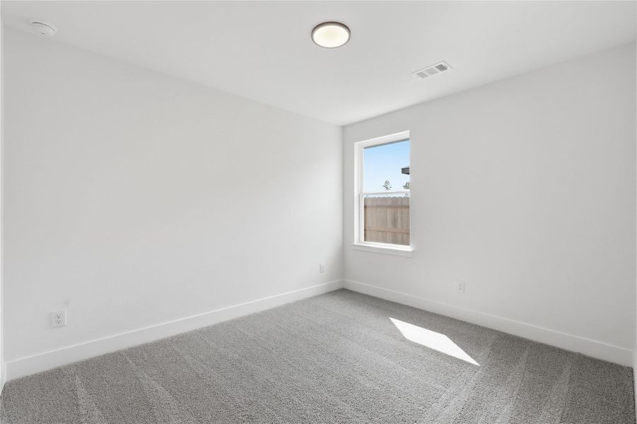 Spacious, unfurnished interior of a new home in Grand Oaks Reserve, Cleveland (Image 12).
