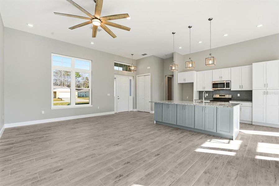 Spacious, unfurnished interior of a new home in , Palm Coast (Image 33).