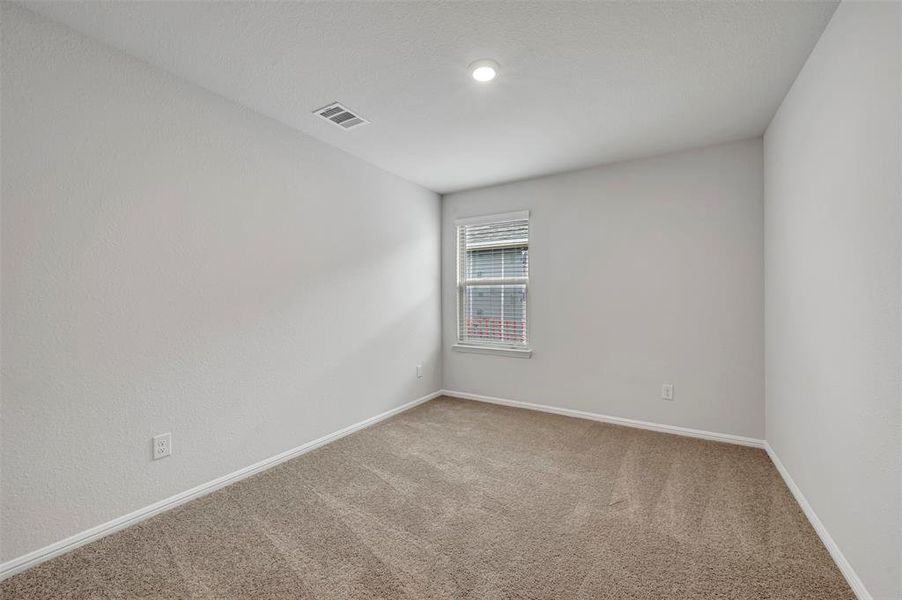 Spacious, unfurnished interior of a new home in Mobberly Farms, Pilot Point (Image 15).