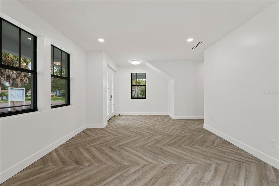 Spacious, unfurnished interior of a new home in , Oldsmar (Image 20). Spacious, unfurnished interior of a new home in , Oldsmar (Image 20).