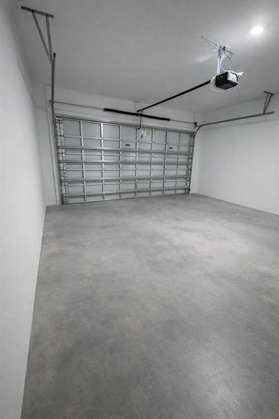 Spacious, unfurnished interior of a new home in , Port Charlotte (Image 11).