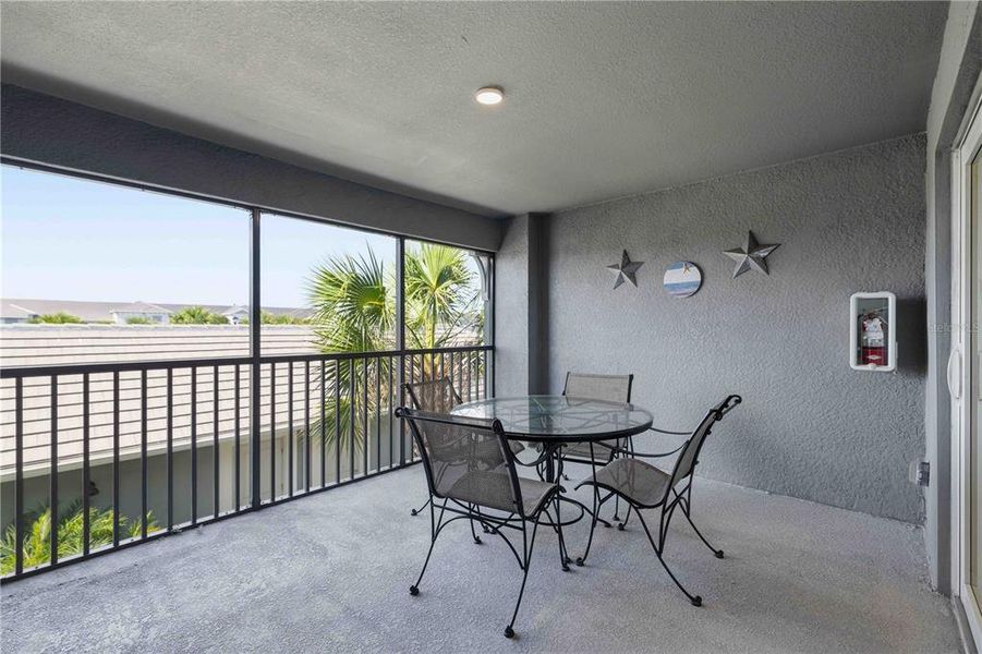 Exterior details and patio area of a home in , Venice (Image 3).