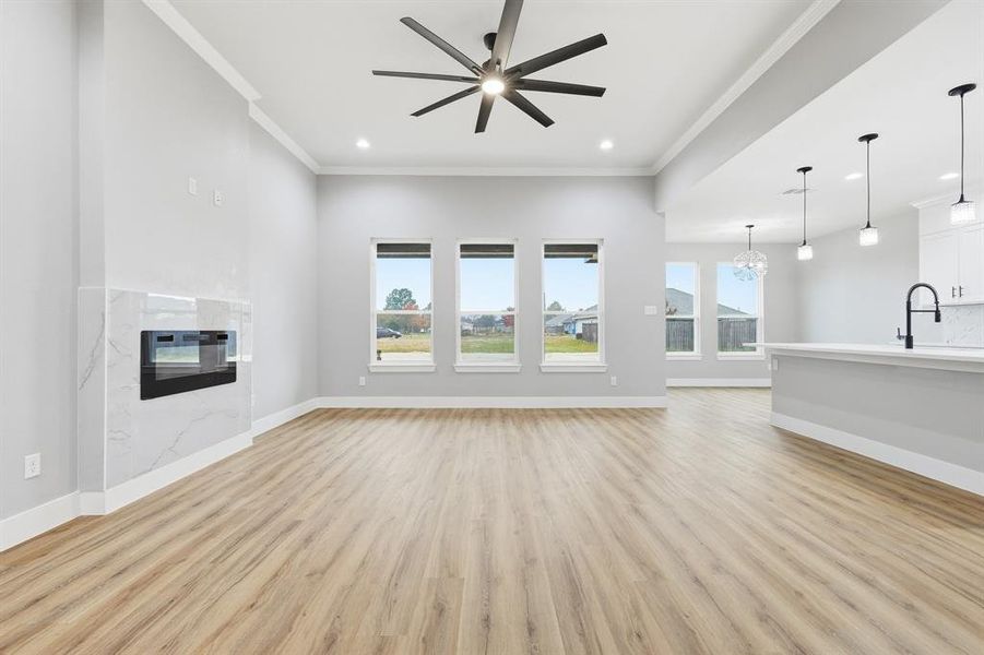 Spacious, unfurnished interior of a new home in , Gun Barrel City (Image 7).