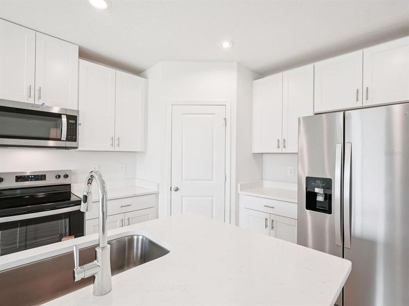 Furnished interior view inside a new home in Magnolia Bay - Classic Series, Nokomis (Image 8). Furnished interior view inside a new home in Magnolia Bay - Classic Series, Nokomis (Image 8).