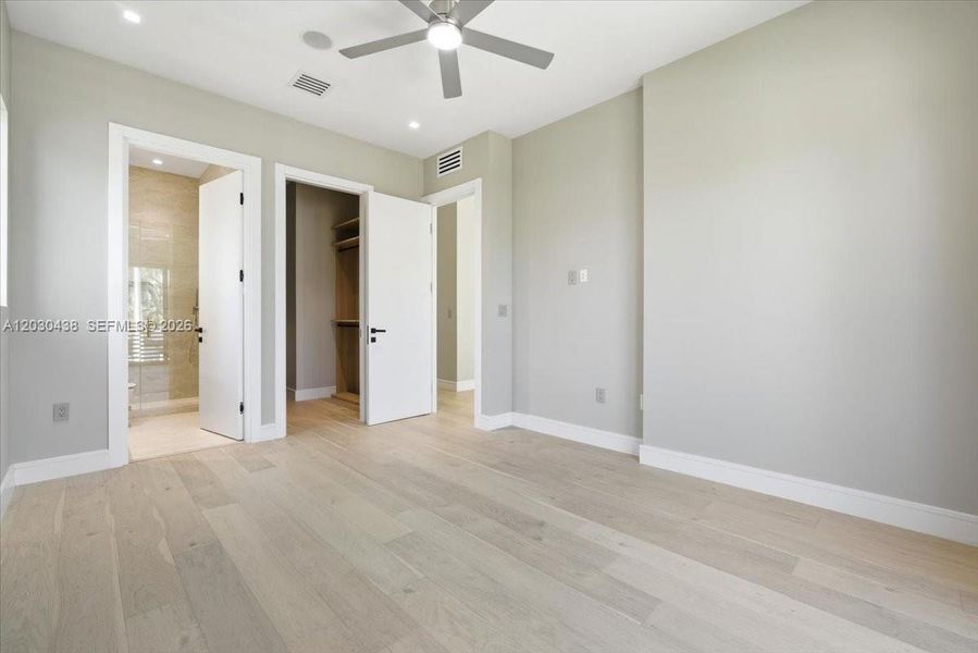 Spacious, unfurnished interior of a new home in , Hollywood (Image 57).