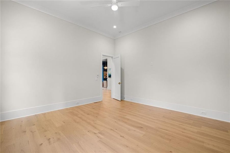 Spacious, unfurnished interior of a new home in , Brookhaven (Image 22).