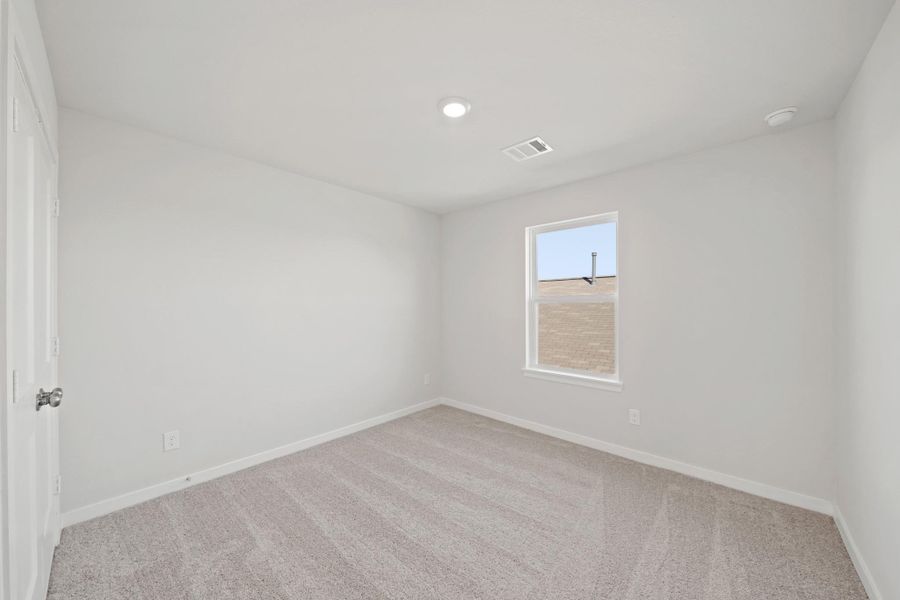 Spacious, unfurnished interior of a new home in Riverwood Ranch, Angleton (Image 14).