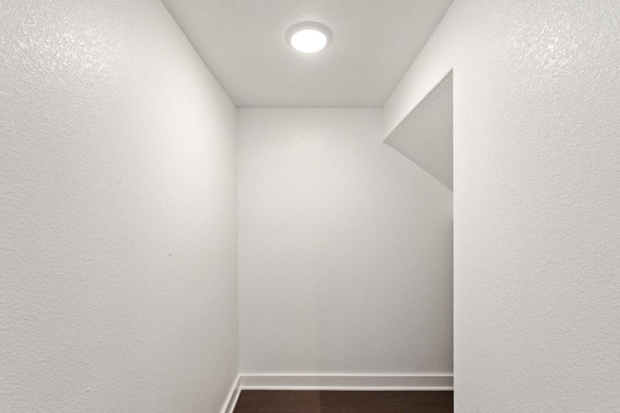 Spacious, unfurnished interior of a new home in Wolf Ranch, Georgetown (Image 51).