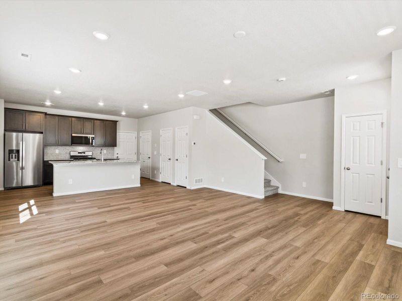 Spacious, unfurnished interior of a new home in Skyview at High Point, Aurora (Image 39).